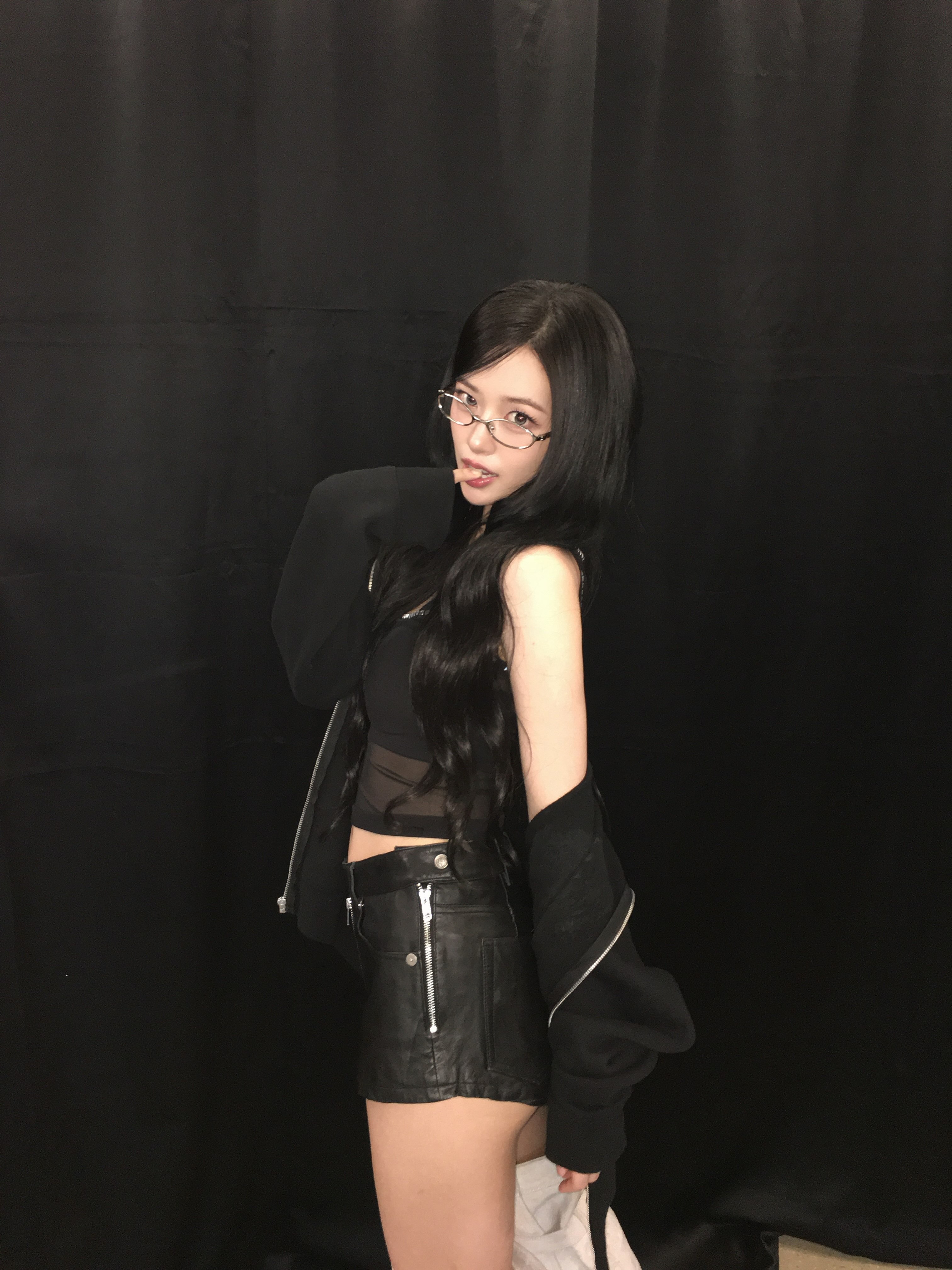 안경 쓴 유진이 인스타 9