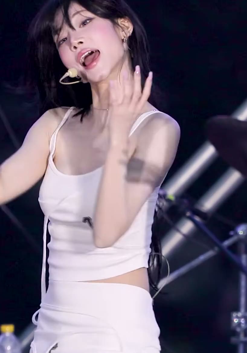 트리플에스 나경 은근한 곡선