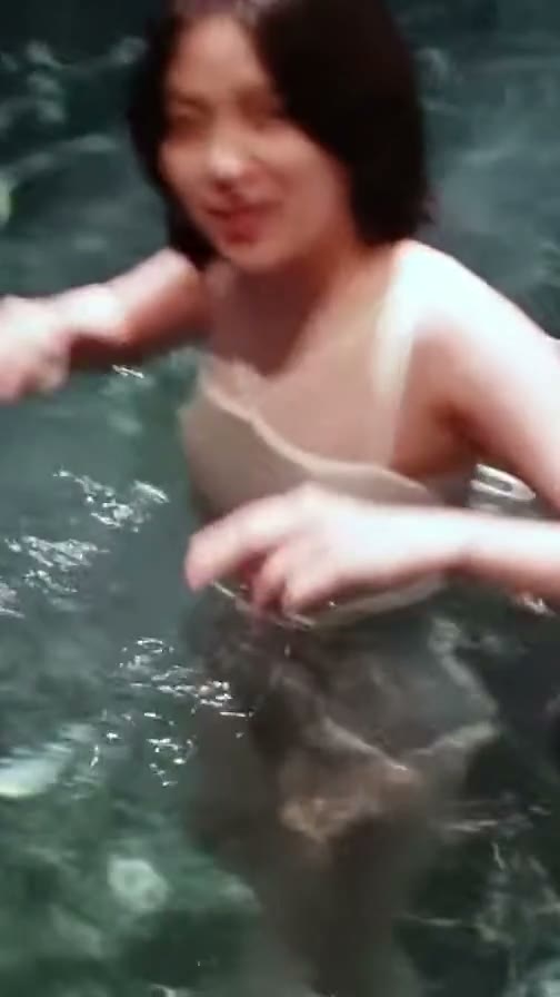 있지 류진 모노키니 몸매