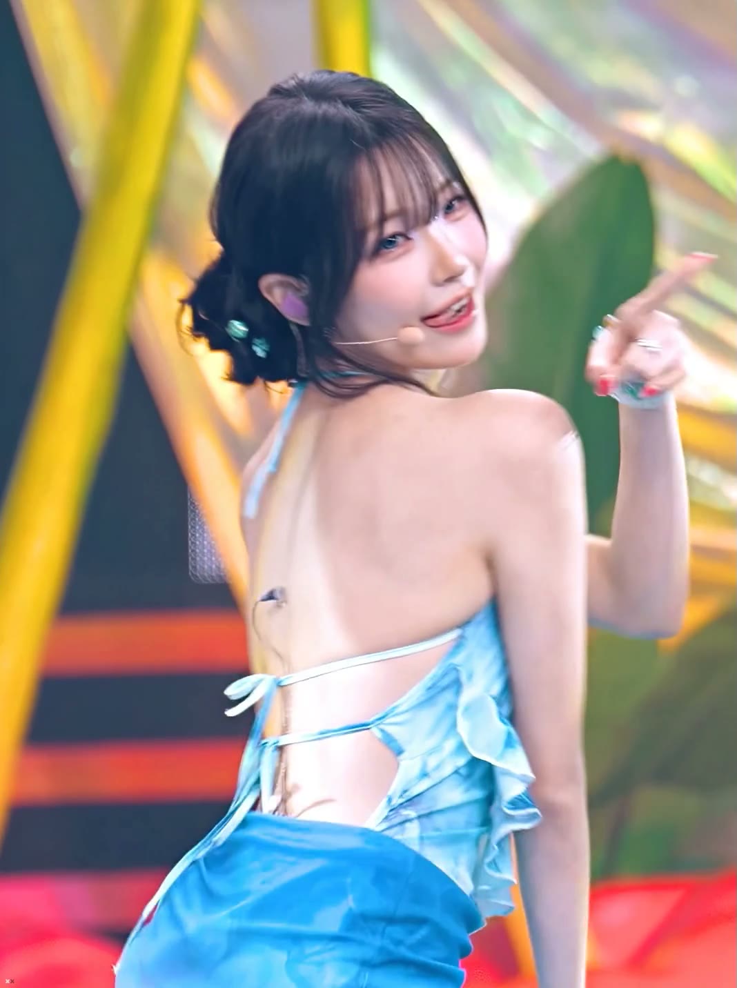 [프로미스나인] 백지헌 이채영 등짝