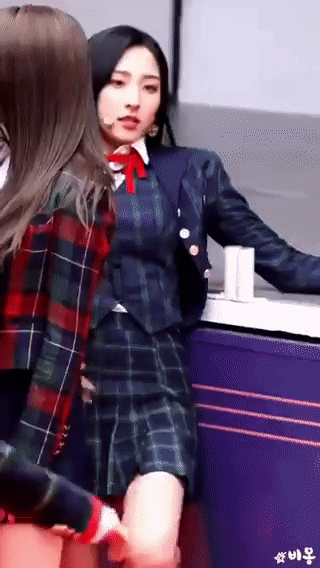 요염한 우주소녀.jpgif 4