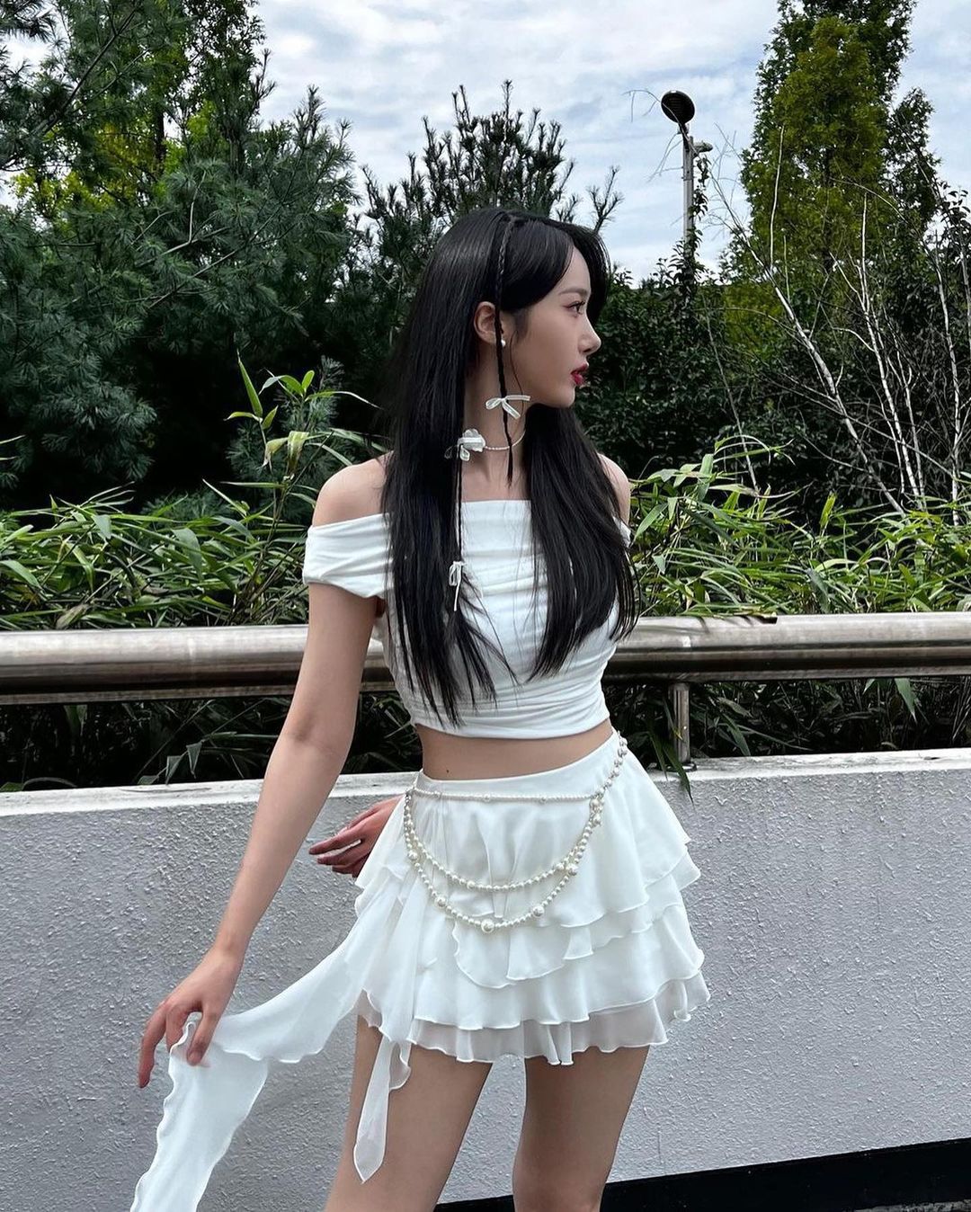 비비지 신비 봉긋함이 느껴지는 의상 9