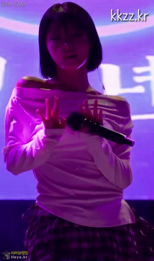 물 마시는 피프티피프티 키나 움짤
