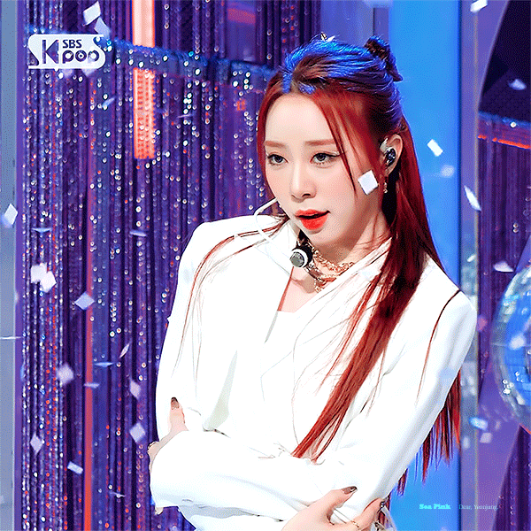 요염한 우주소녀.jpgif 5