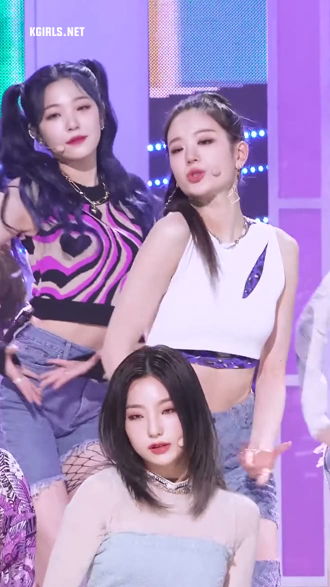 프로미스나인 포니테일 장규리 탄탄한 복근