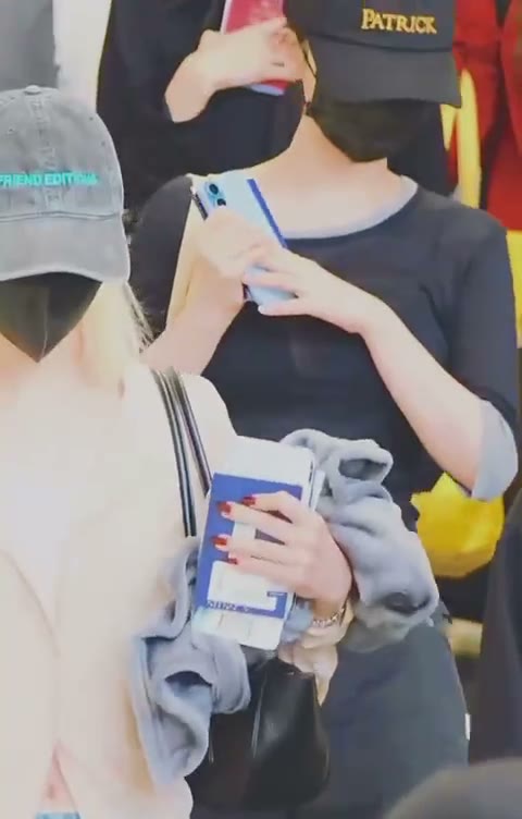 오늘자 카리나 공항 시스루