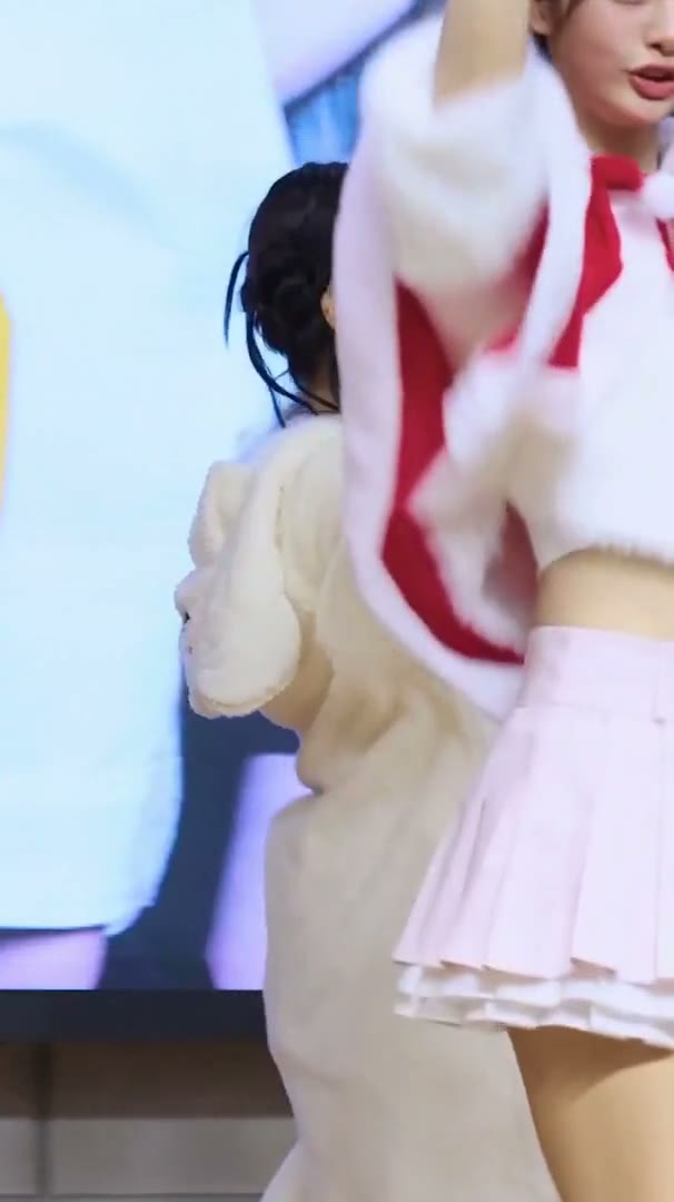 설윤 비치는