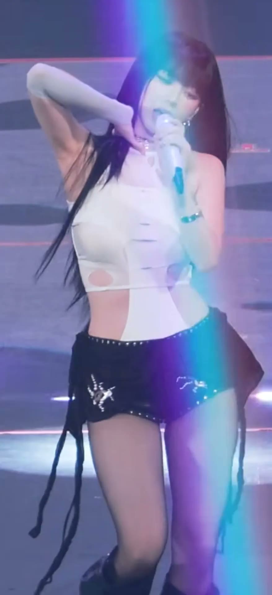 카리나 검스 허벅지