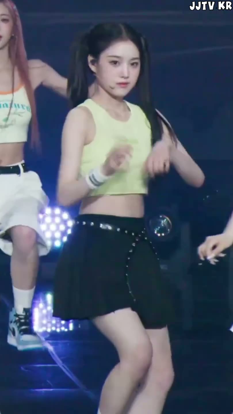 트리플에스 지연 봉긋한 노란 민소매